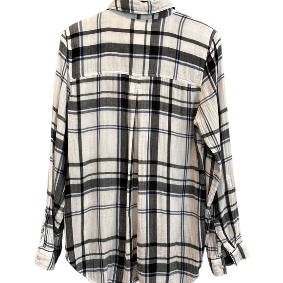 American Eagle Outfitters Boyfriend Fit Button Down Shirt. Size Medium. - Picture 10 of 11